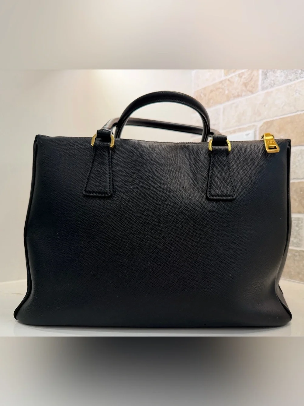 Prada Galleria Large Saffiano Leather bag with Gold Hardware
